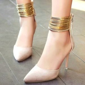NEW Gold and Nude Heels Size 7.5